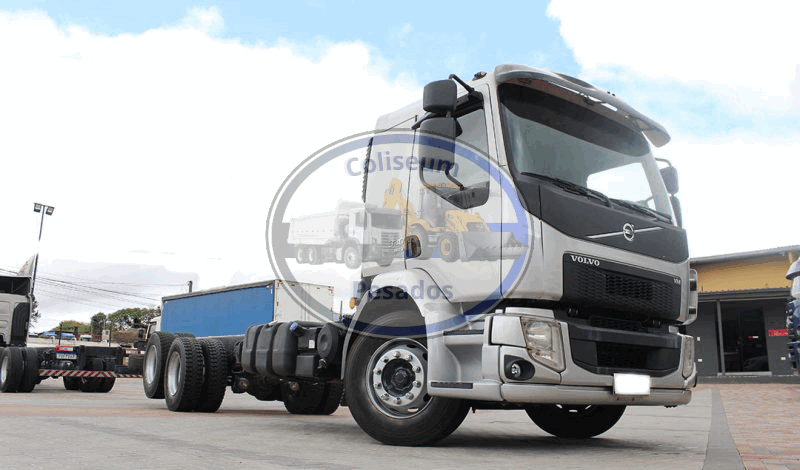 VOLVO VM330 2016 – 6X2 – CÂMBIO I-SHIFT – 6CC – NO CHASSI